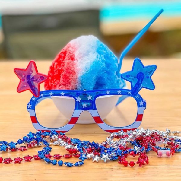 4th-of-july-snow-cone-with-glasses